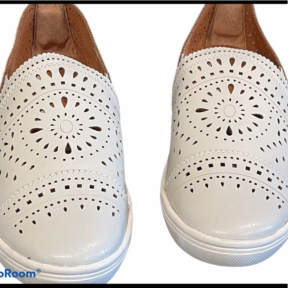 American Rag White Slip On Shannen Sneakers 8.5 M - Picture 2 of 4
